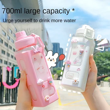 700ml сладка бутилка за вода с капак слама стикер пластмасов сок мляко преносими Kawaii Tumbler детски съдове за пиене